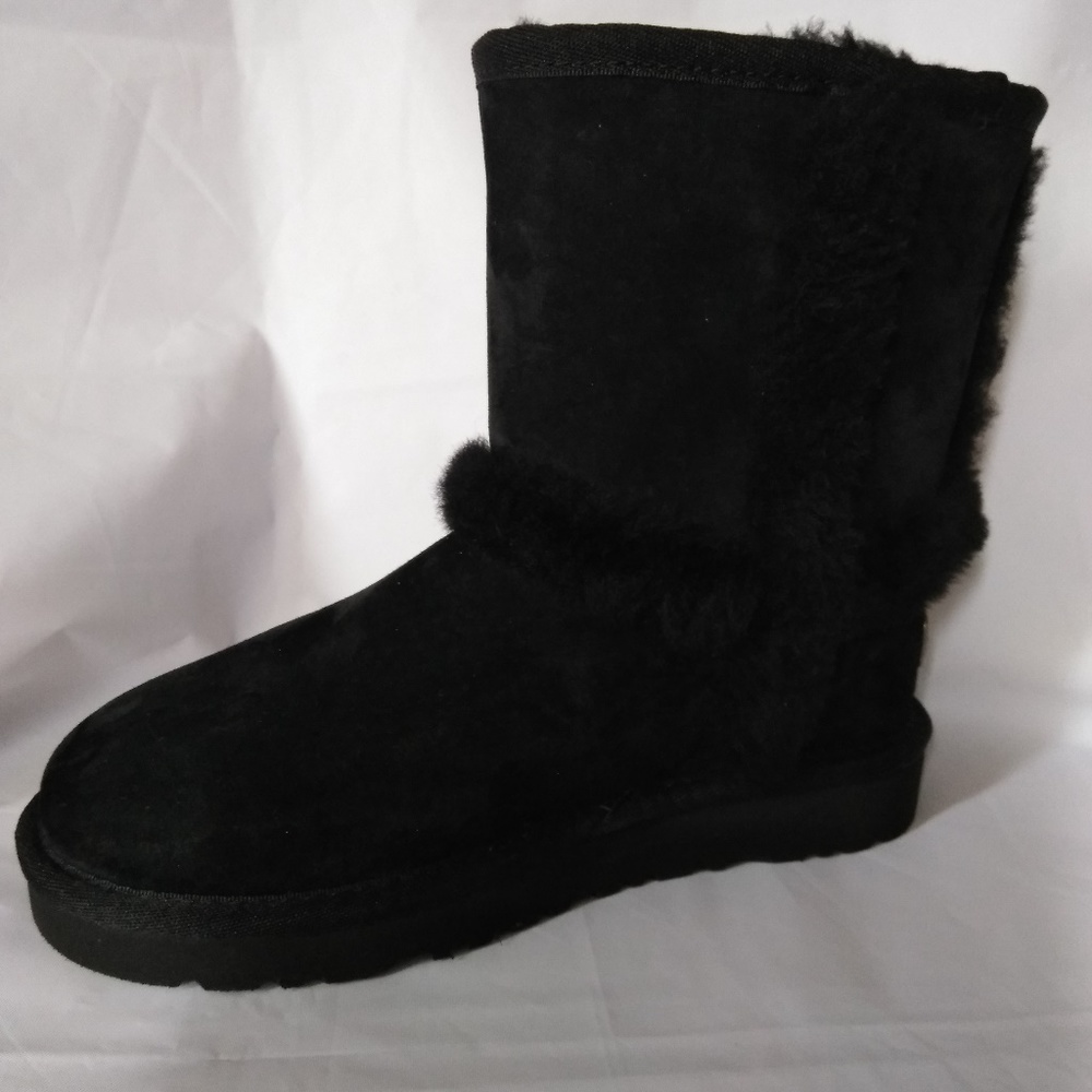 Ugg Girl's Size 1 Black Hadley Boots (New w/o Box) - Picture 7 of 7